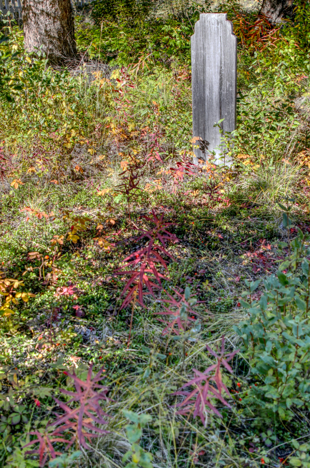 Grave of an unknown person in the Atlin Pioneer Cemetery, BC
