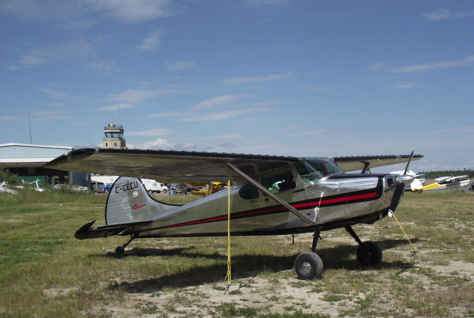 C-GECU, a 1952 Cessna 170B