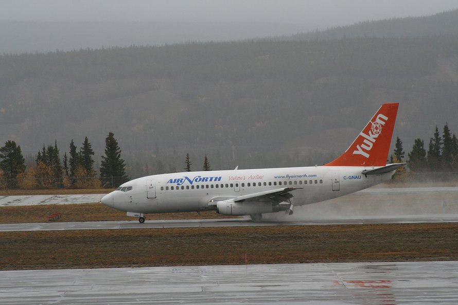 Air North's Boeing 737-201 C-GNAU landing at Whitehorse, Yukon (CYXY)