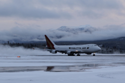 N700CK: Boeing 747-4R7F