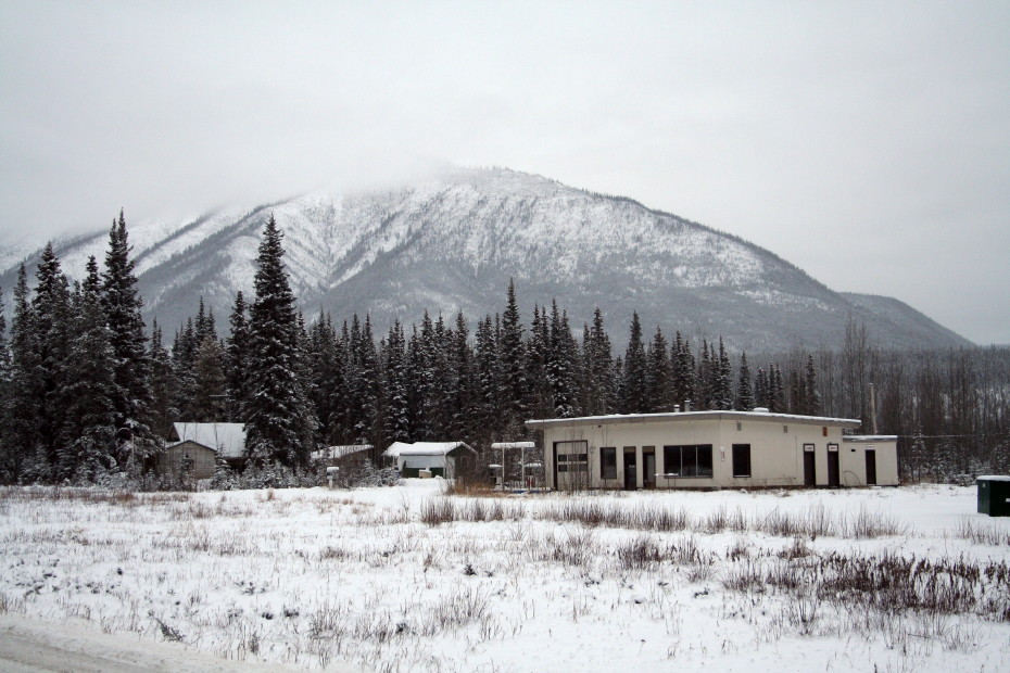 MacDonald River Services lodge on the Alaska Highway
