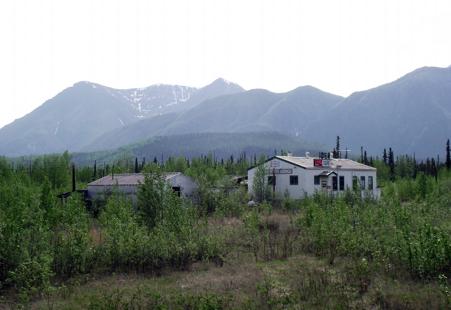 Bear Flats Lodge on the Alaska Highway