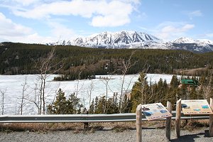 Emerald Lake, Yukon