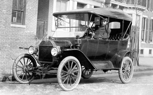 1913 Ford Touring